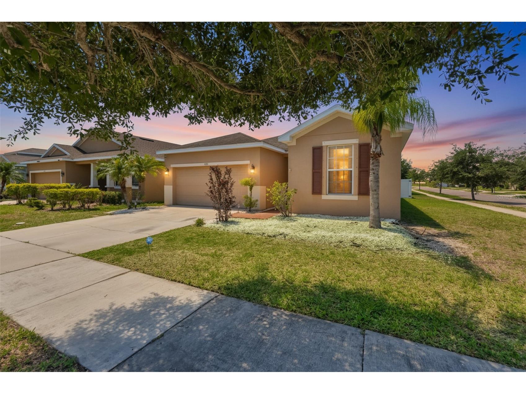 401 Britton Shores Court Ruskin FL 33570 TB8517955 image1