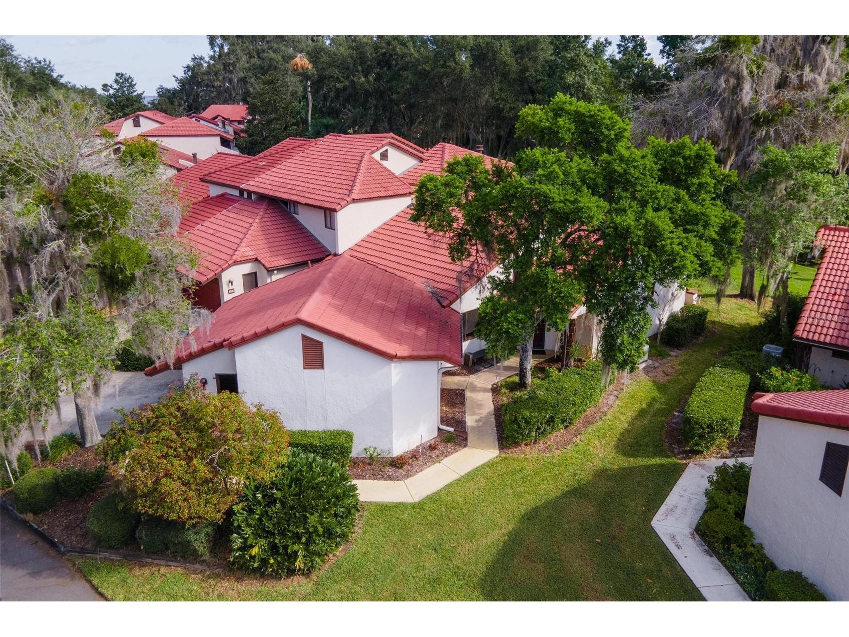 401 Clusterwood Drive Yalaha FL 34797 - LAKE HARRIS CHAIN OF LAKES G5102971 image35