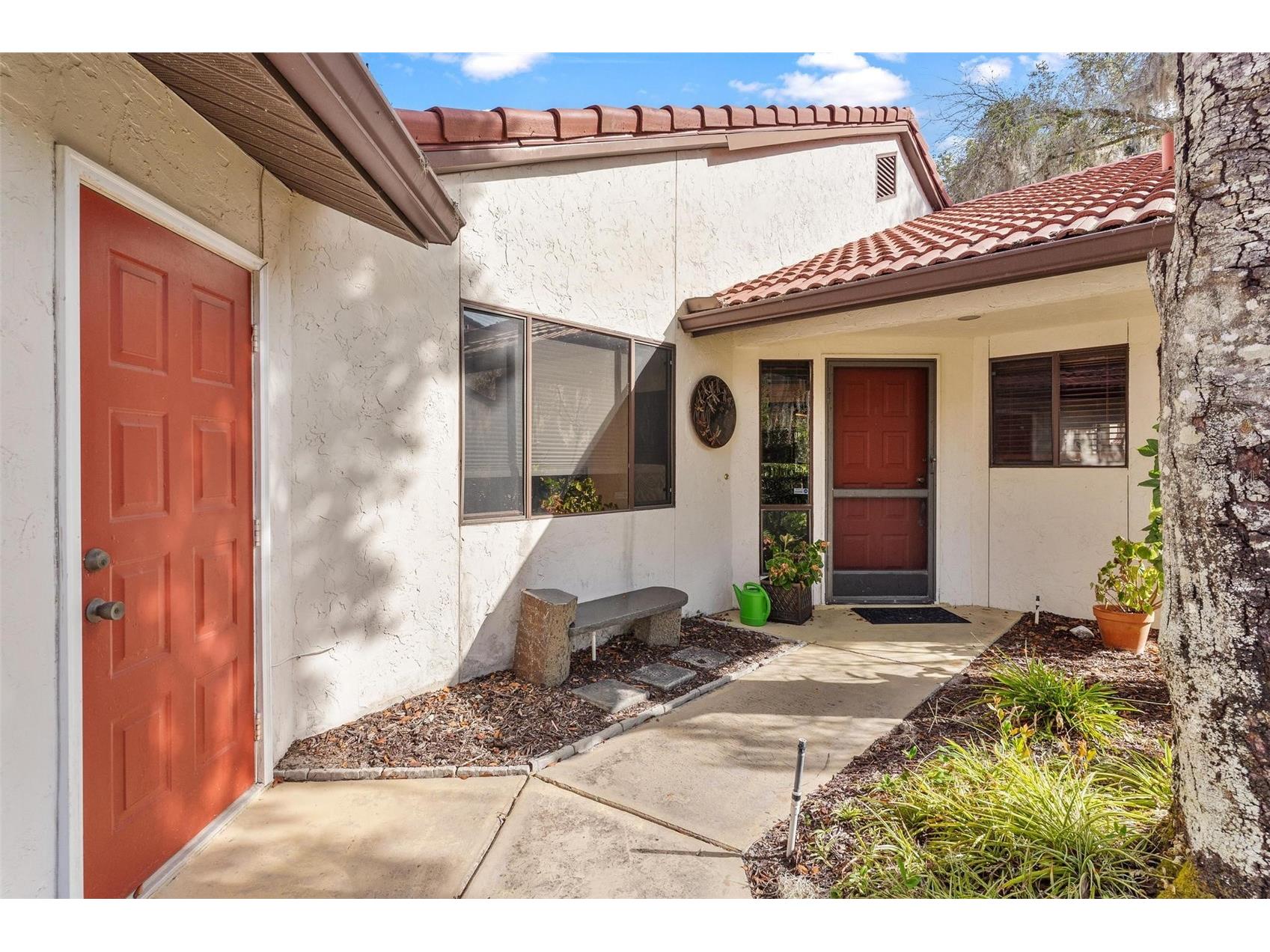 401 Clusterwood Drive Yalaha FL 34797 - LAKE HARRIS CHAIN OF LAKES G5102971 image5