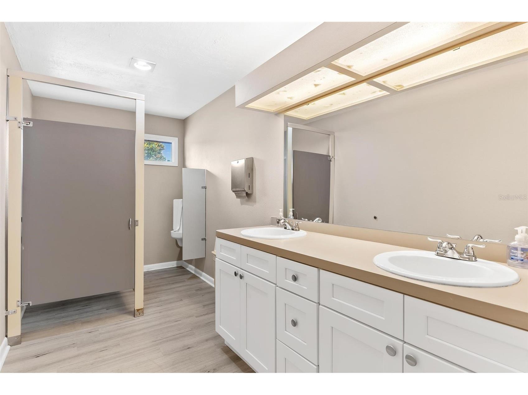 401 Clusterwood Drive Yalaha FL 34797 - LAKE HARRIS CHAIN OF LAKES G5102971 image55