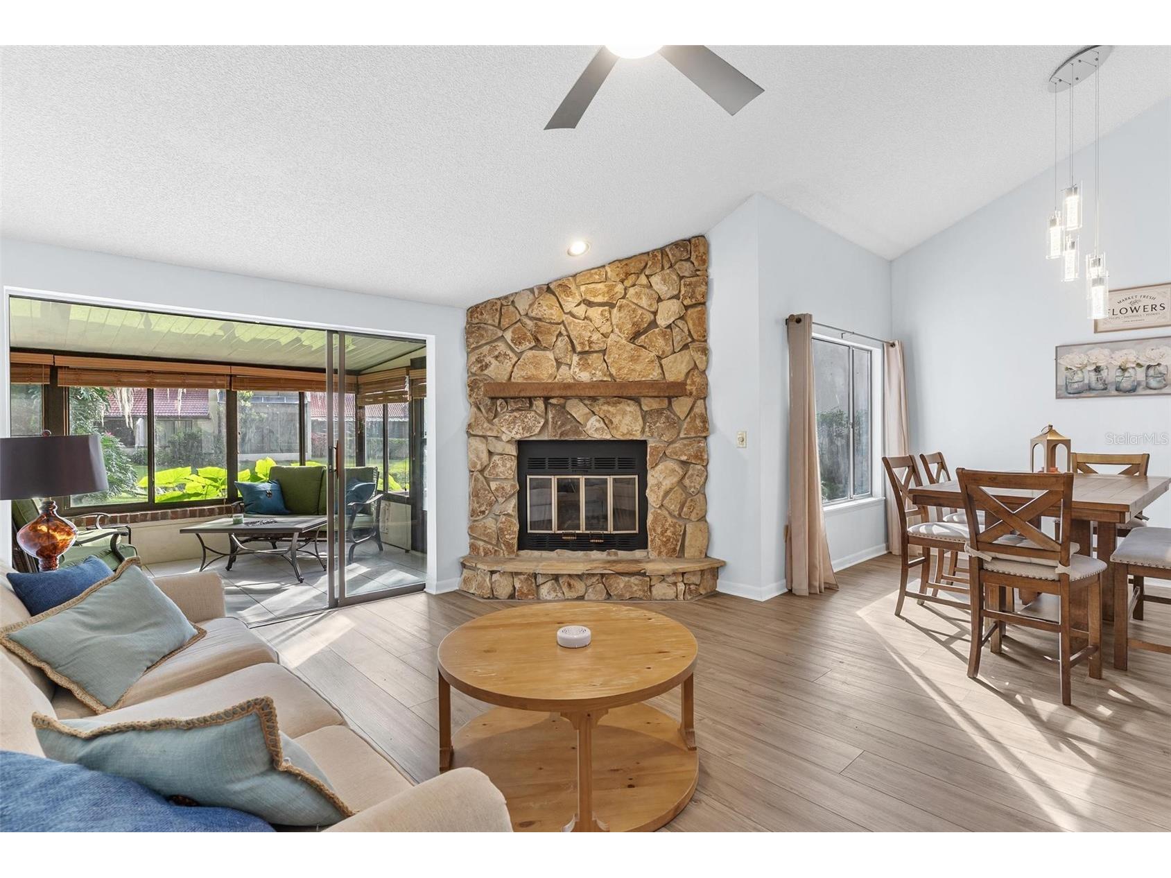 401 Clusterwood Drive Yalaha FL 34797 - LAKE HARRIS CHAIN OF LAKES G5102971 image6