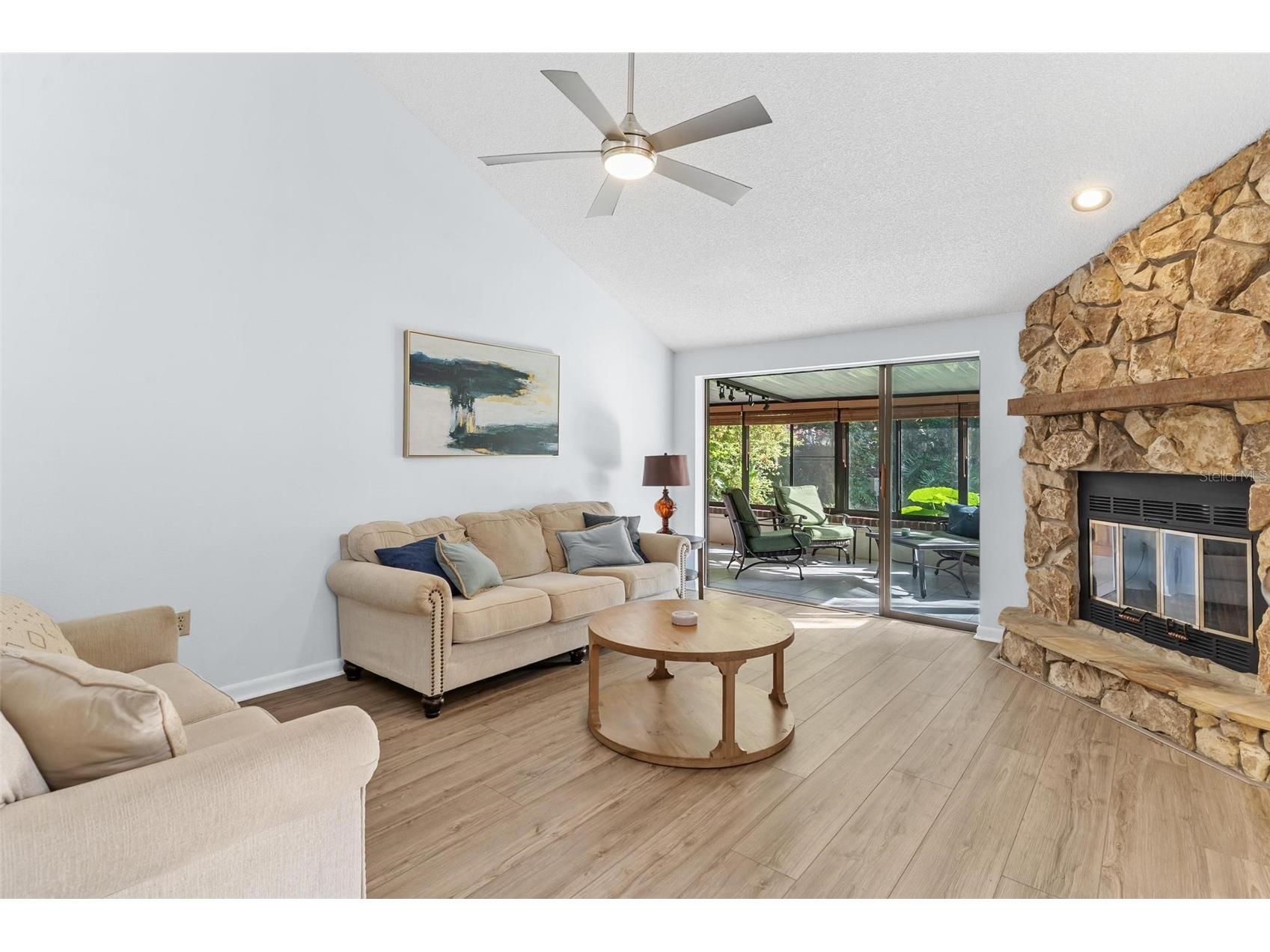 401 Clusterwood Drive Yalaha FL 34797 - LAKE HARRIS CHAIN OF LAKES G5102971 image7