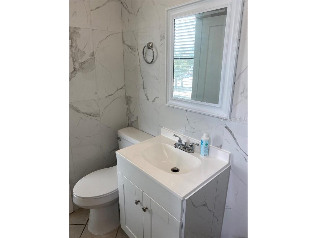 401 Colonia Lane E #17 Nokomis FL 34275 A4549329 image10