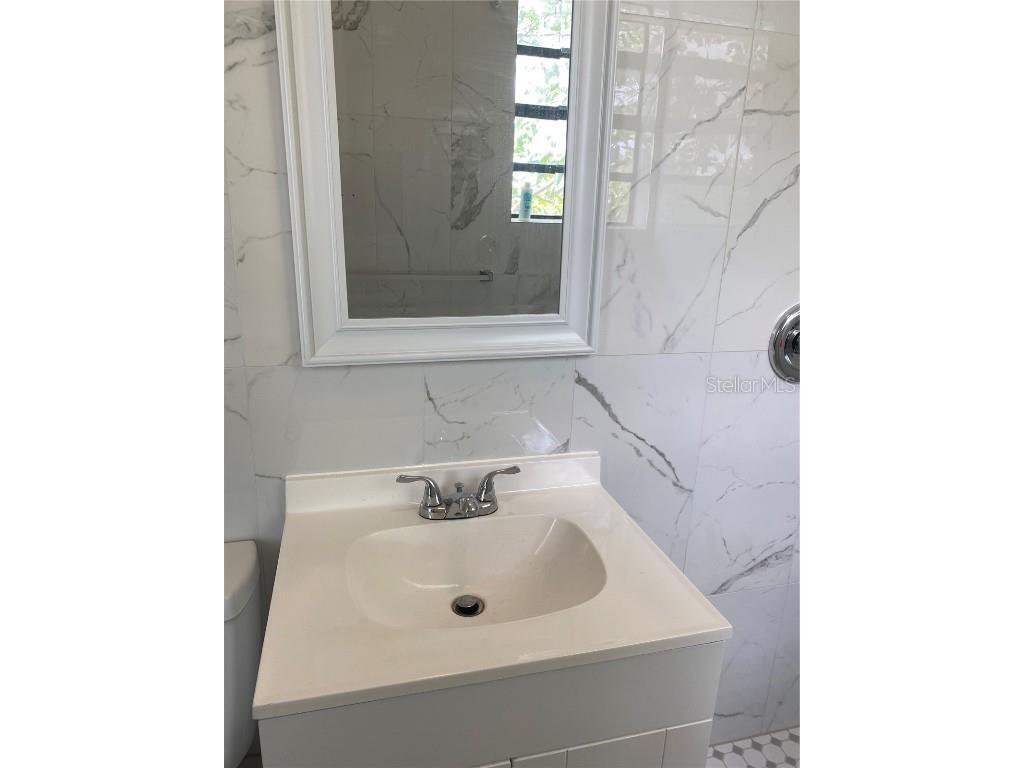 401 Colonia Lane E #17 Nokomis FL 34275 A4549329 image11