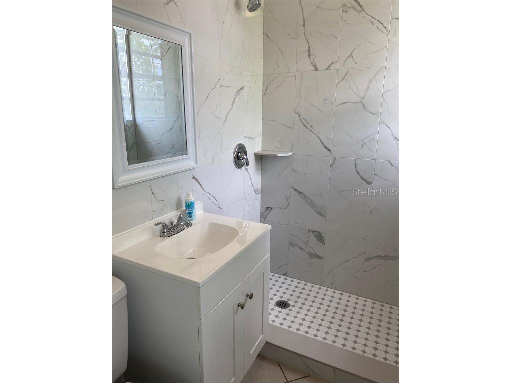 401 Colonia Lane E #17 Nokomis FL 34275 A4549329 image9