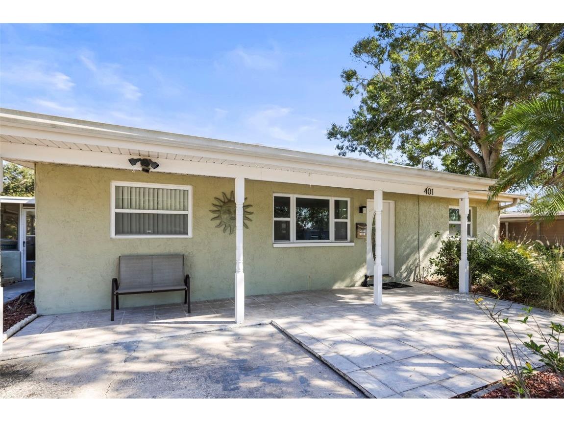 401 Davison Avenue NE Saint Petersburg FL 33703 TB8446827 image1