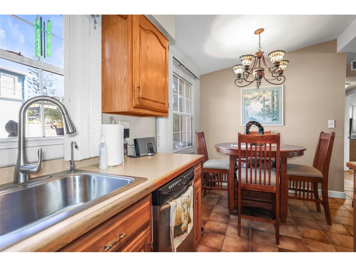 401 Davison Avenue NE Saint Petersburg FL 33703 TB8446827 image12