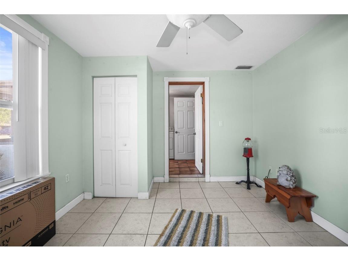 401 Davison Avenue NE Saint Petersburg FL 33703 TB8446827 image25