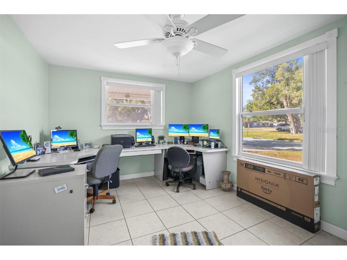 401 Davison Avenue NE Saint Petersburg FL 33703 TB8446827 image26