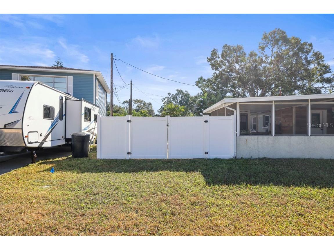 401 Davison Avenue NE Saint Petersburg FL 33703 TB8446827 image36