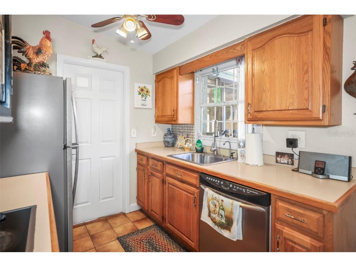 401 Davison Avenue NE Saint Petersburg FL 33703 TB8446827 image7