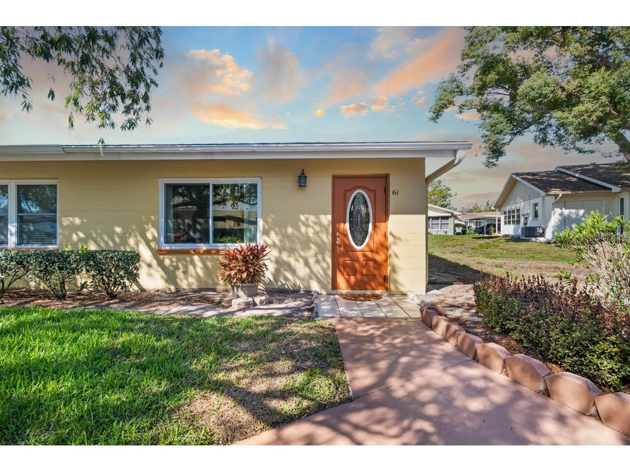 401 Dorchester Place #61 Sun City Center FL 33573 TB8488233 image1