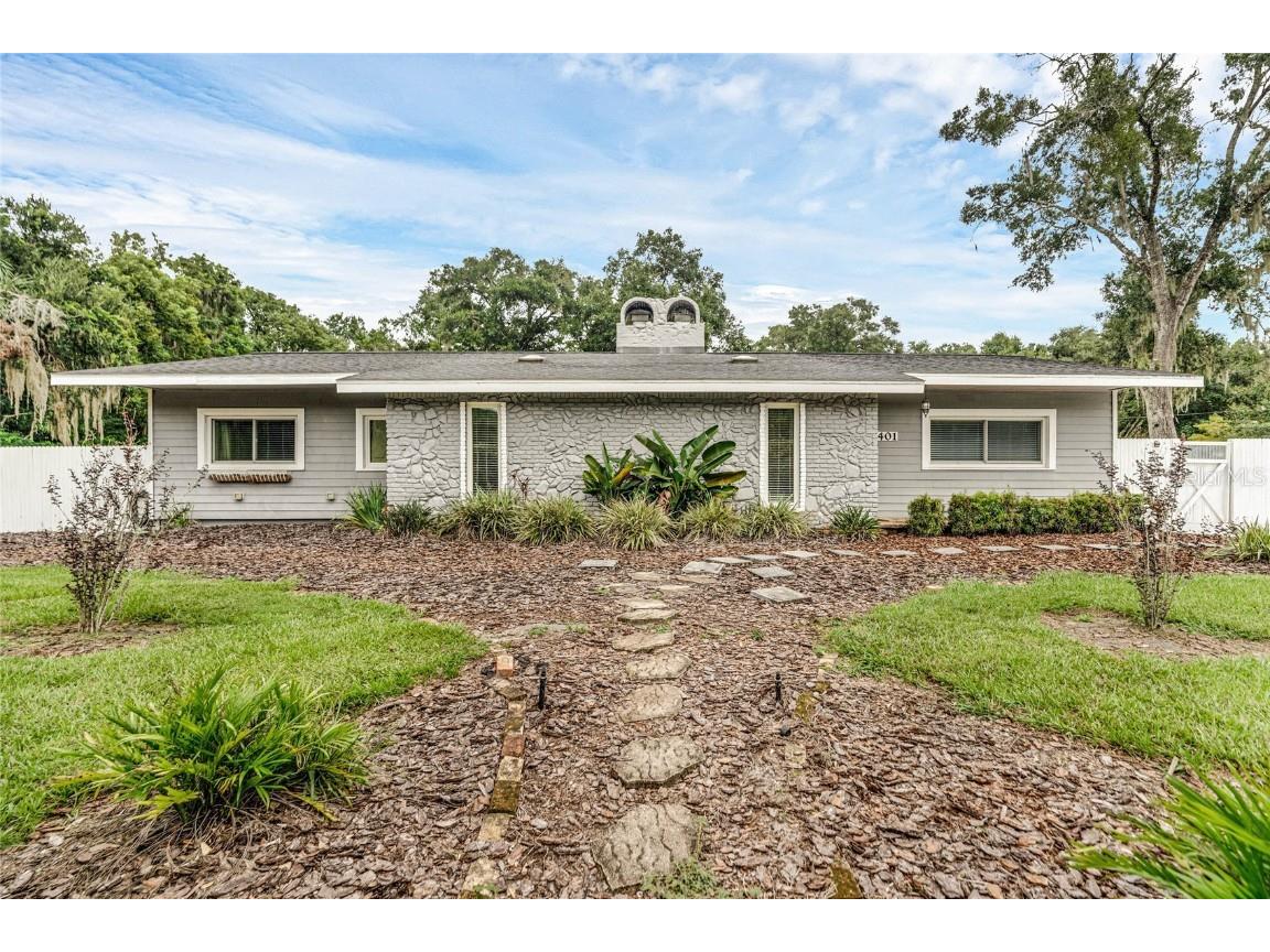 401 N Hill Avenue Deland FL 32724 V4938429 image1