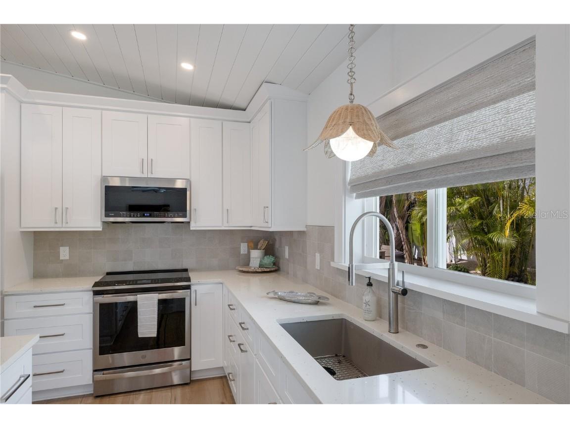 401 N Shore Drive Anna Maria FL 34216 A4659757 image10