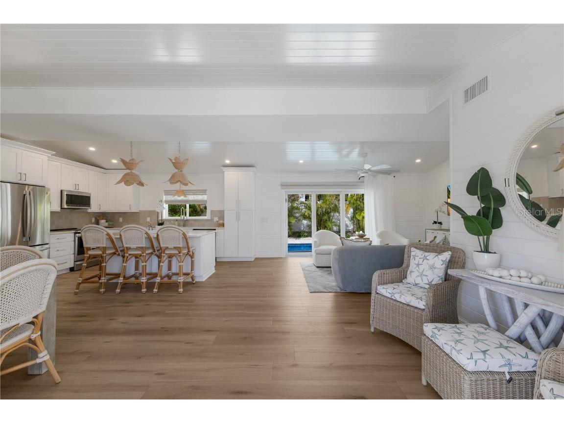 401 N Shore Drive Anna Maria FL 34216 A4659757 image4