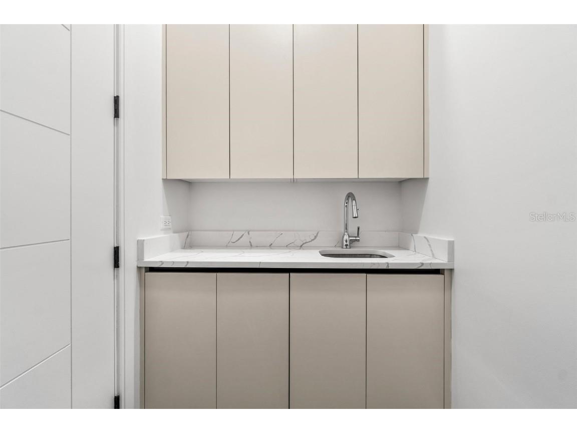 401 Park Boulevard Oldsmar FL 34677 TB8420002 image20