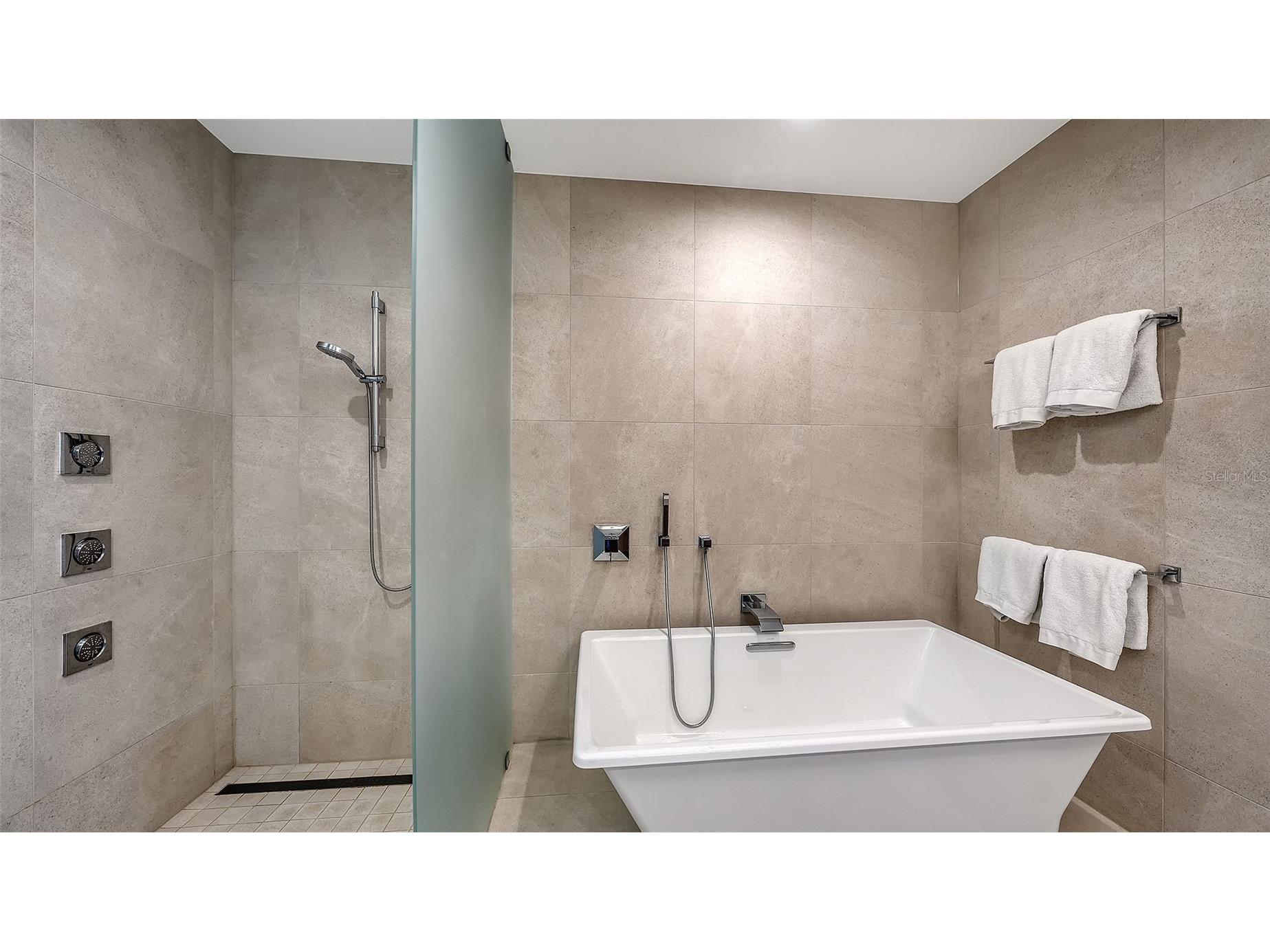 401 Quay #1004 Sarasota FL 34236 - SARASOTA BAY / GULF A4696417 image43