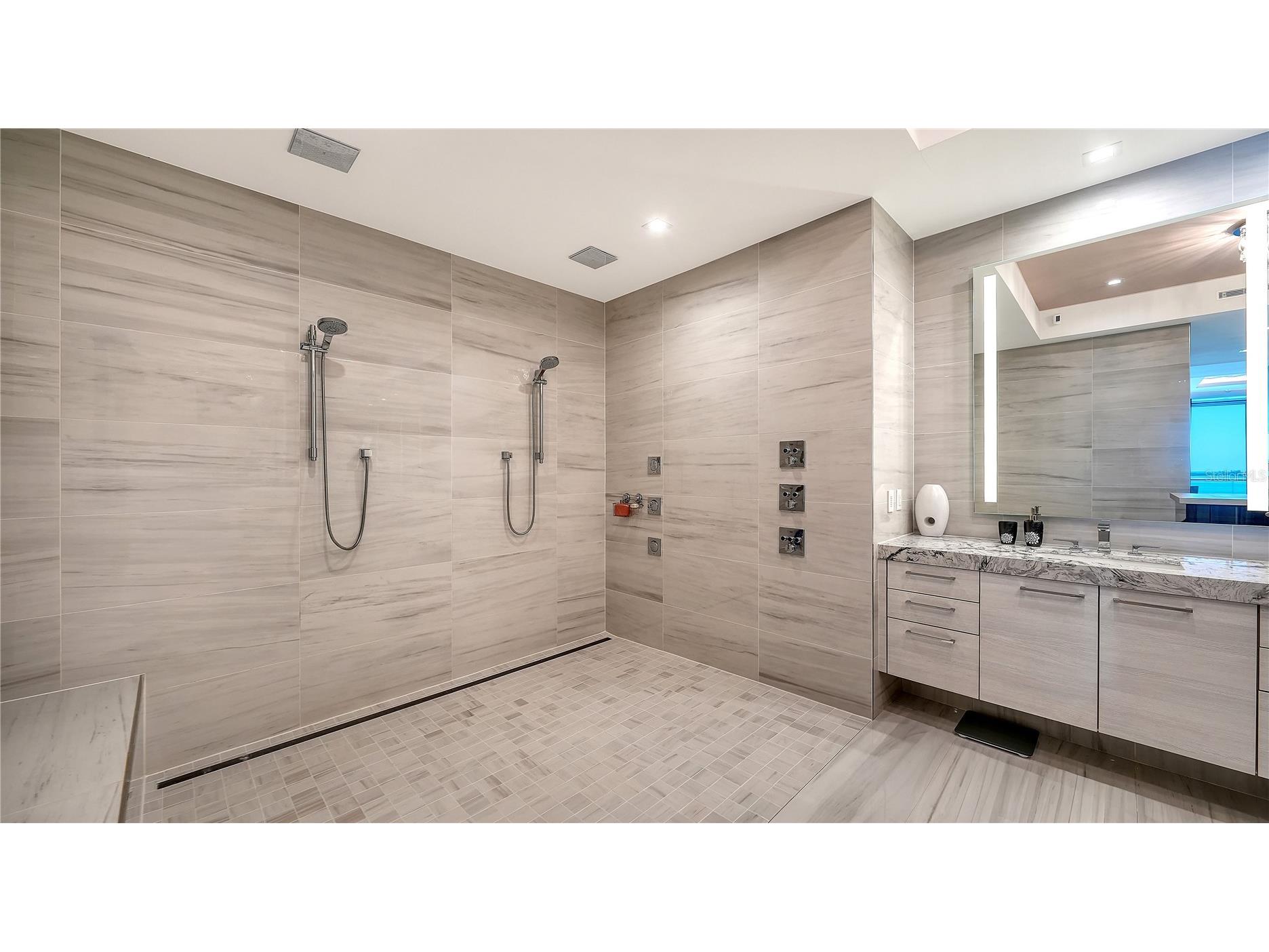 401 Quay Commons #805 Sarasota FL 34236 A4684494 image38