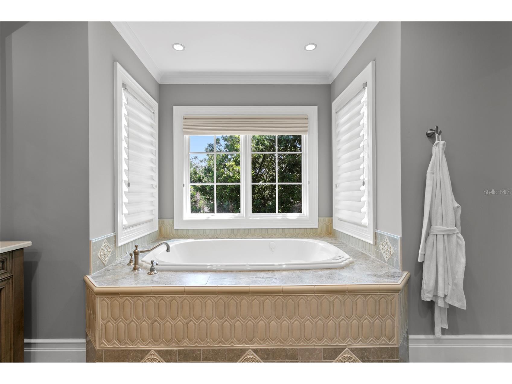 401 Snell Isle Boulevard NE Saint Petersburg FL 33704 TB8525734 image51