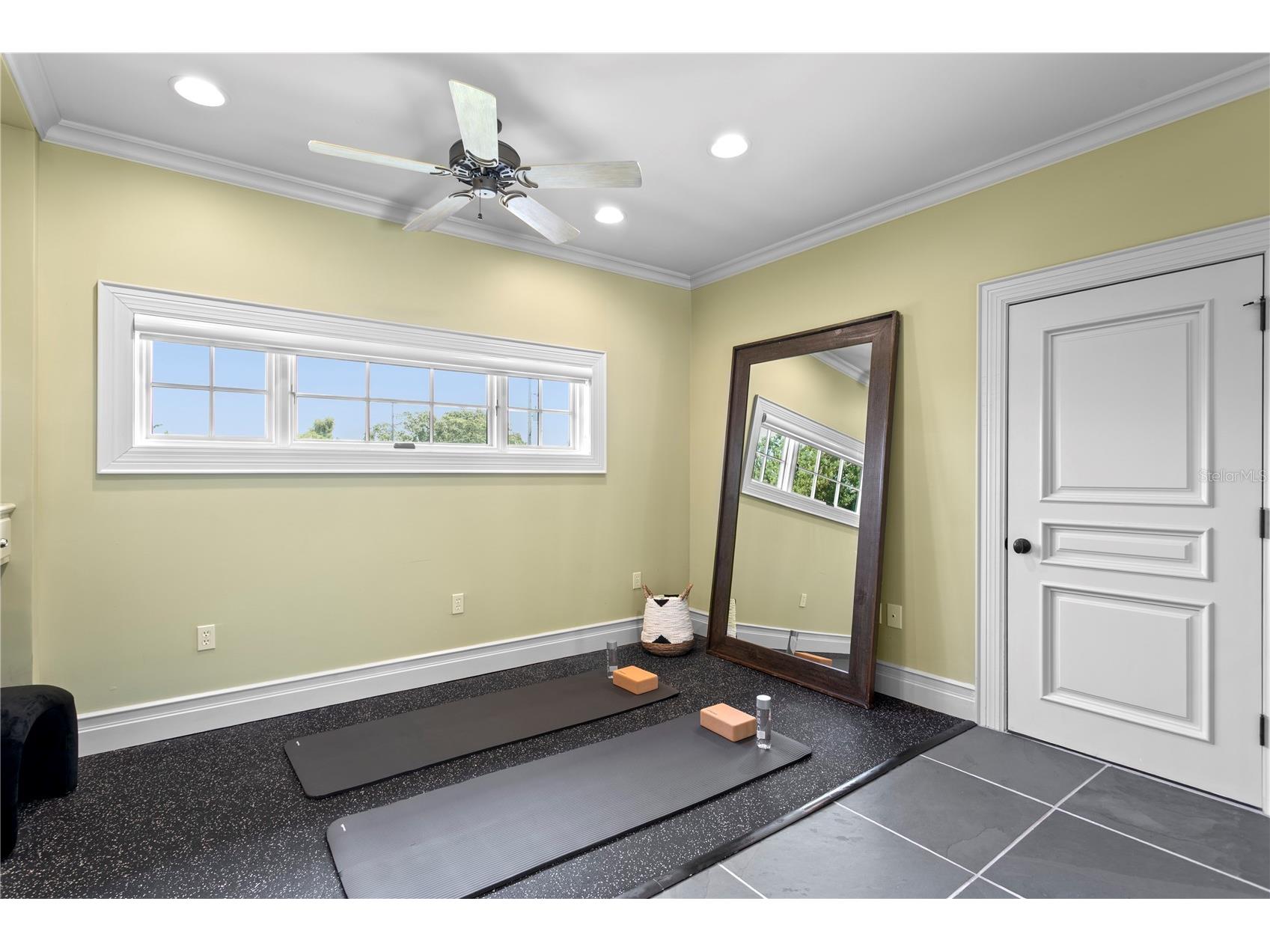 401 Snell Isle Boulevard NE Saint Petersburg FL 33704 TB8525734 image55