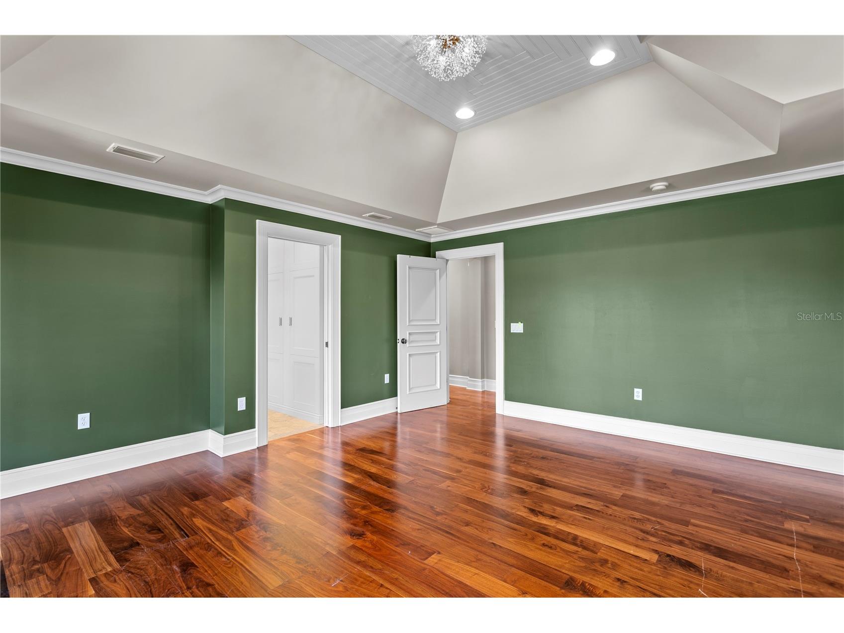 401 Snell Isle Boulevard NE Saint Petersburg FL 33704 TB8525734 image59