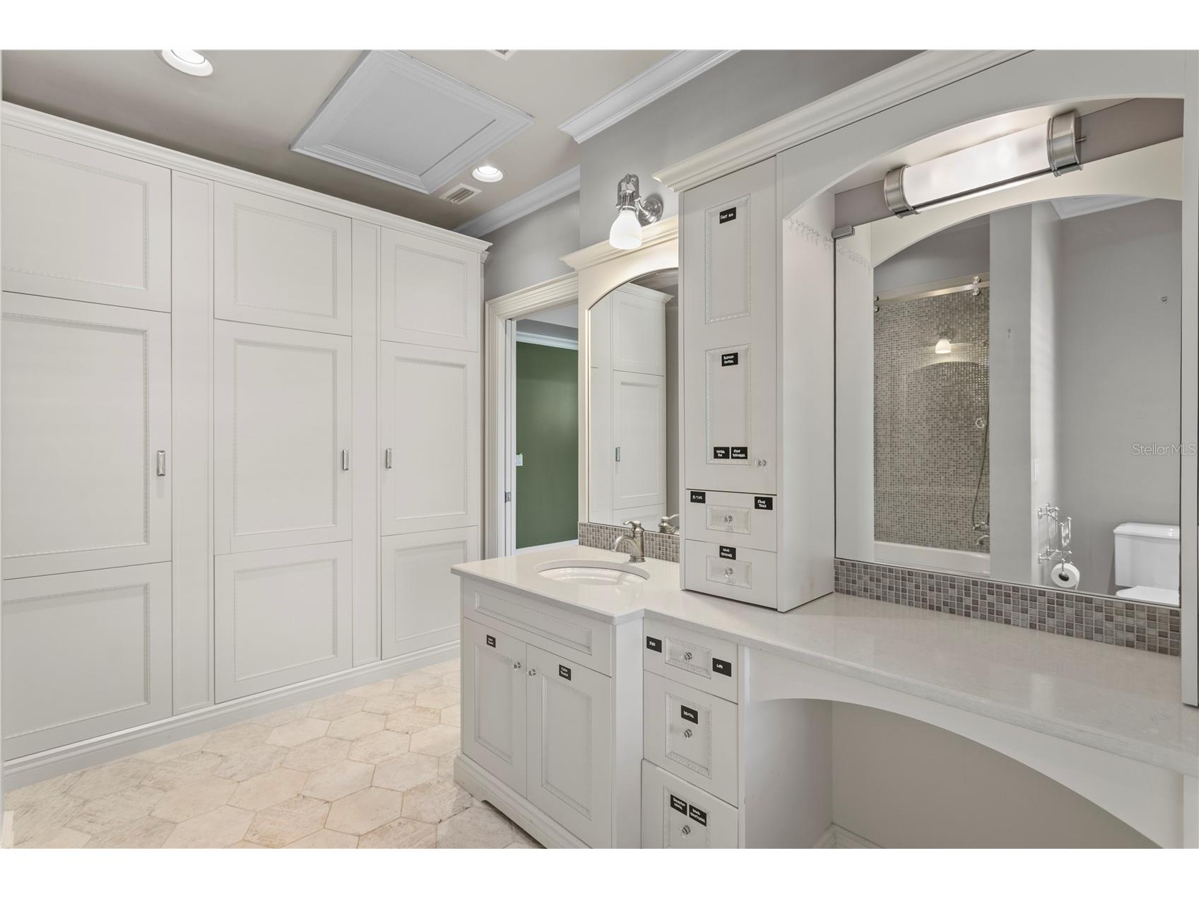 401 Snell Isle Boulevard NE Saint Petersburg FL 33704 TB8525734 image63