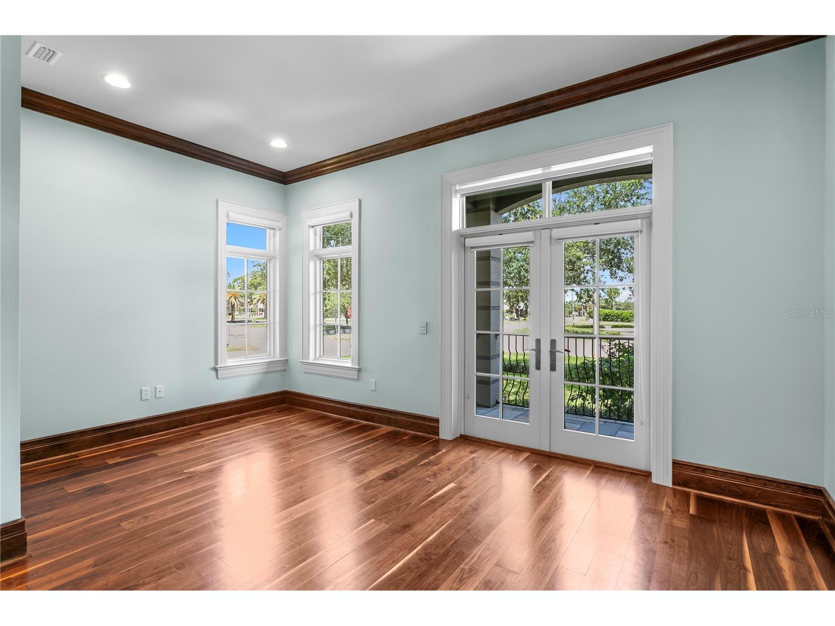401 Snell Isle Boulevard NE Saint Petersburg FL 33704 TB8525734 image68