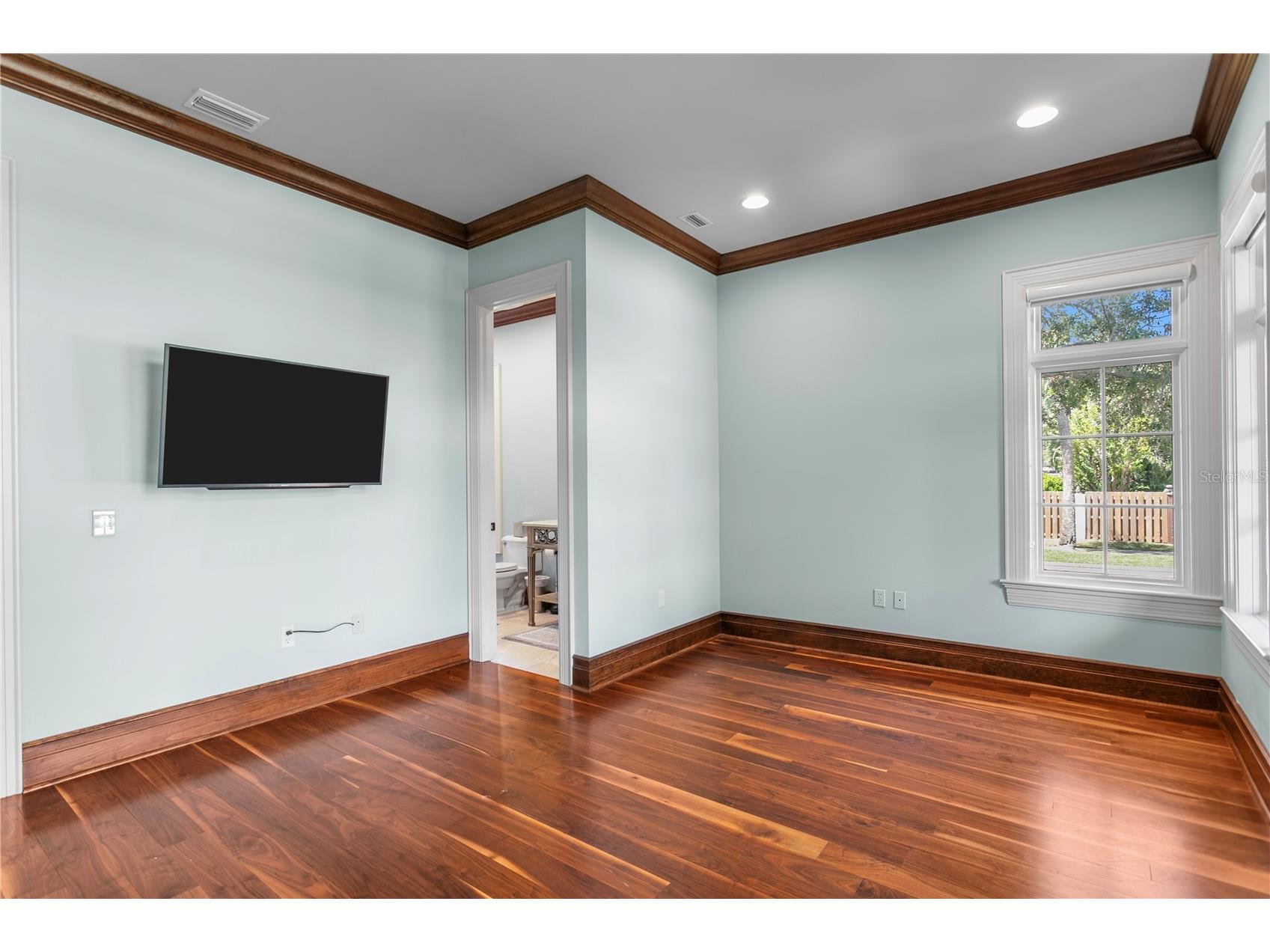 401 Snell Isle Boulevard NE Saint Petersburg FL 33704 TB8525734 image69
