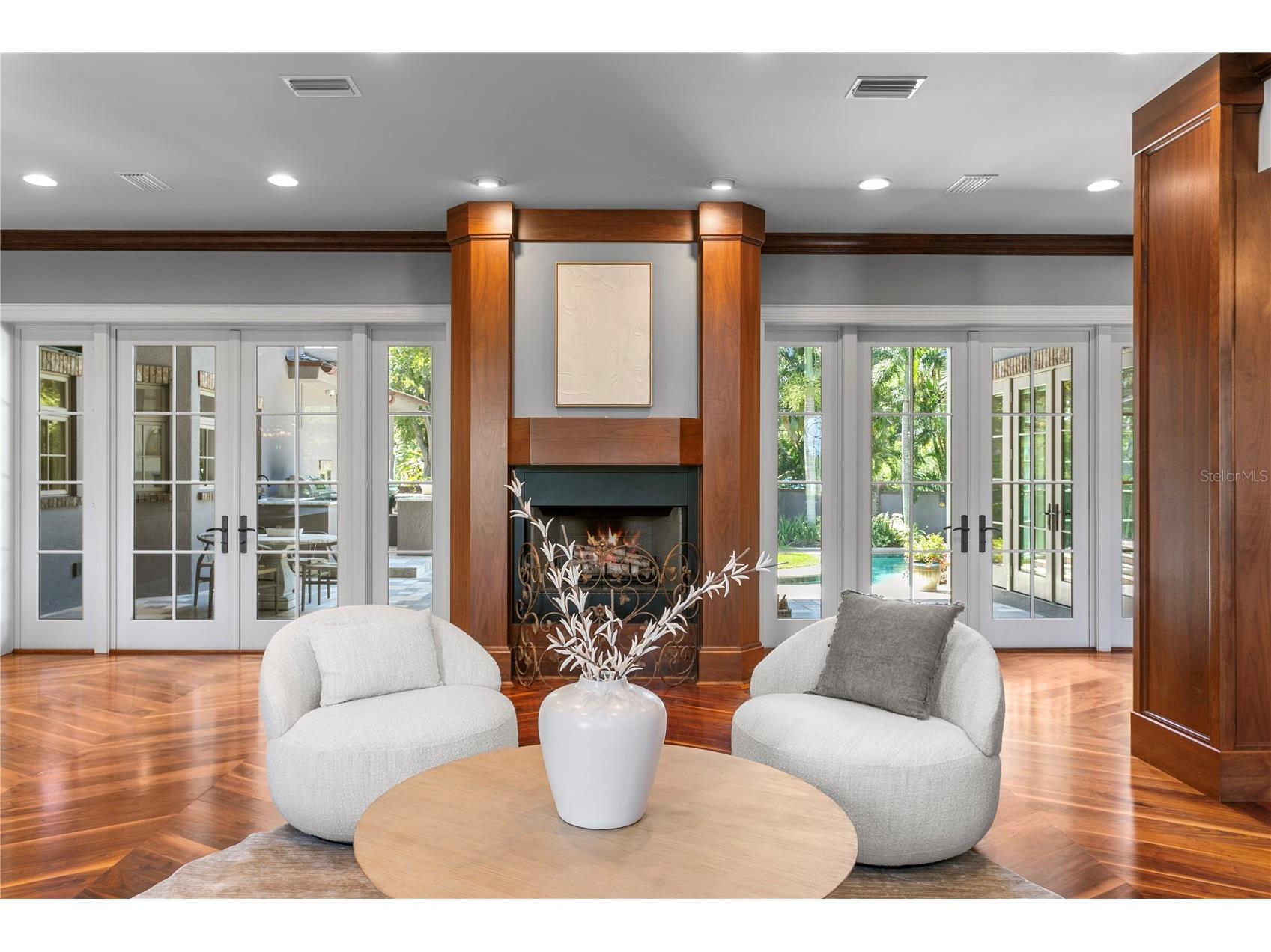 401 Snell Isle Boulevard NE Saint Petersburg FL 33704 TB8525734 image9