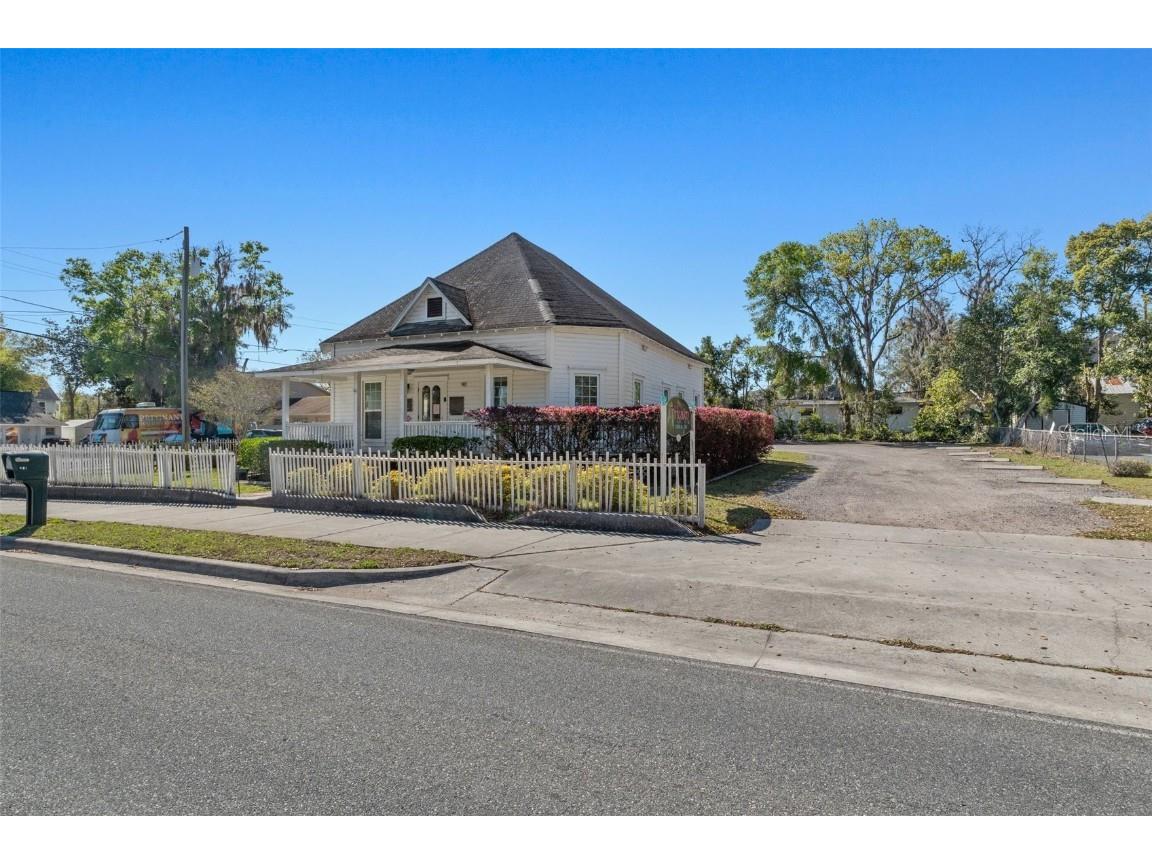 401 Tompkins Street Inverness FL 34450 OM696932 image4