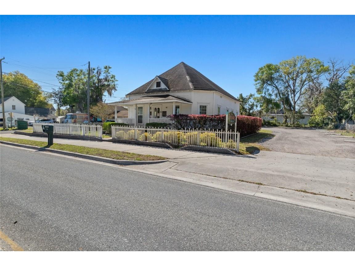 401 Tompkins Street Inverness FL 34450 OM696932 image5