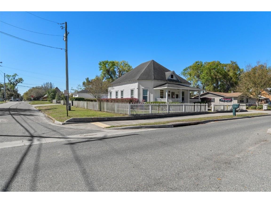 401 Tompkins Street Inverness FL 34450 OM696932 image7