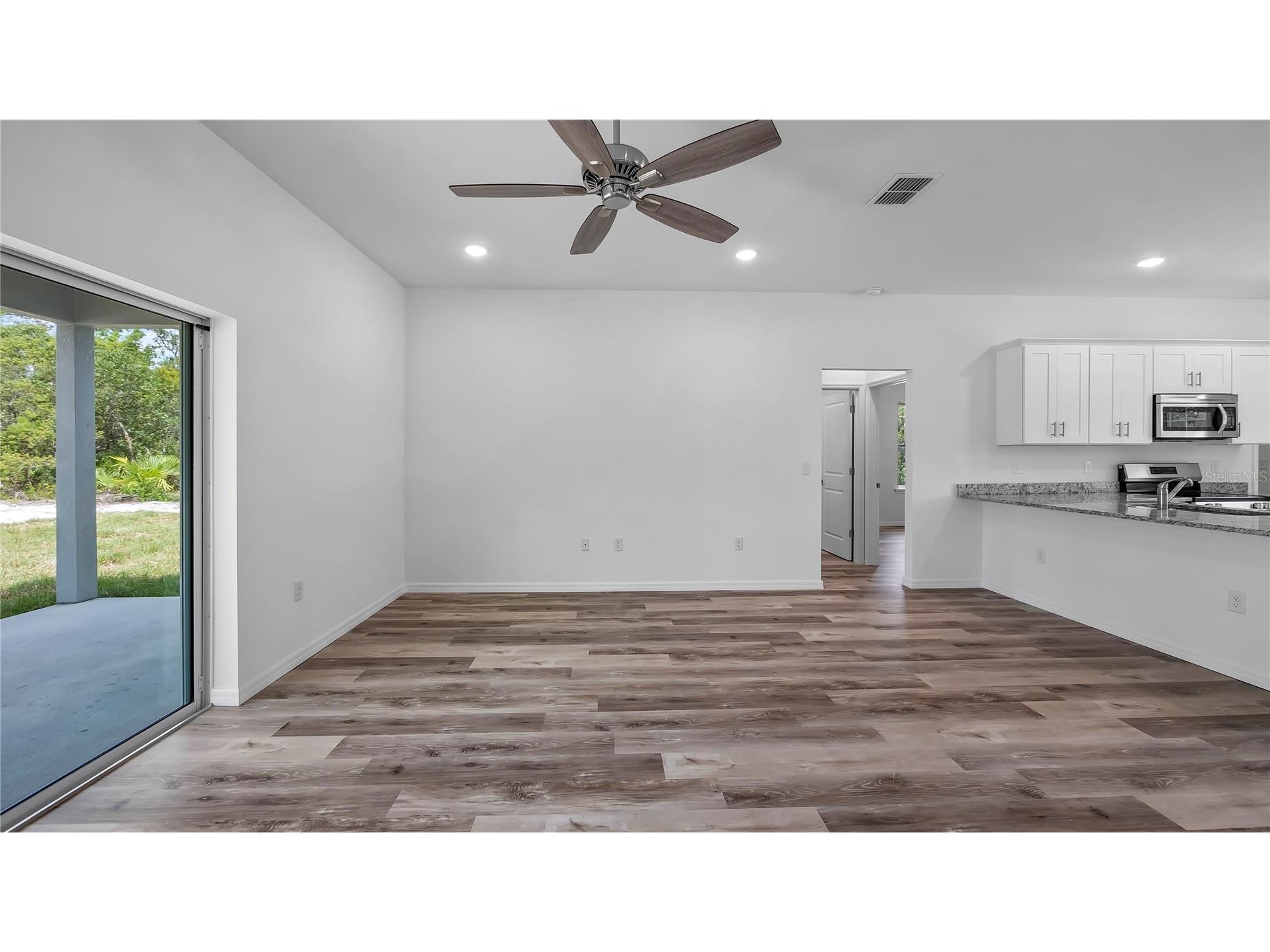 401 W Central Avenue Howey In The Hills FL 34737 G5106352 image7