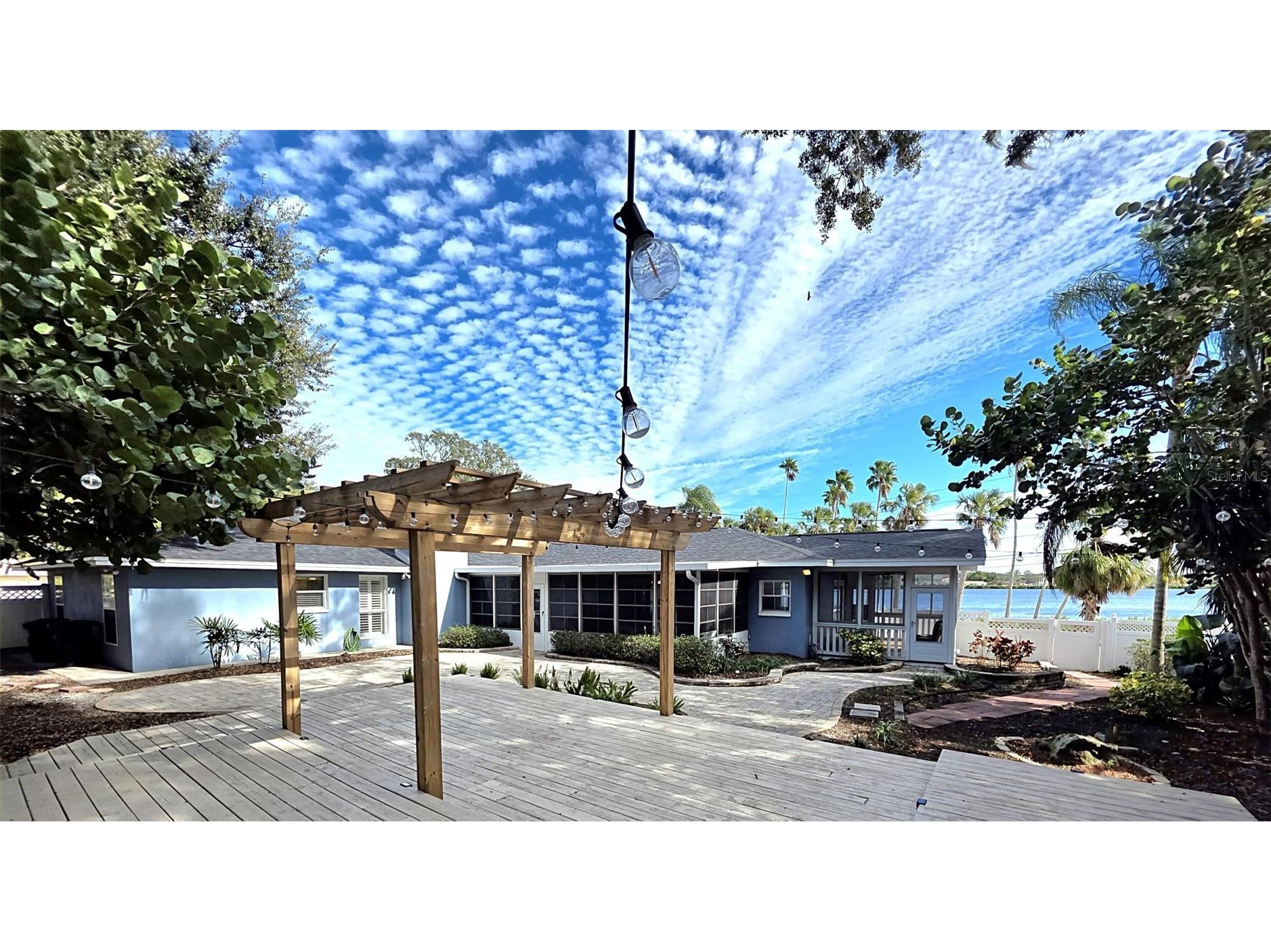 401 Whitcomb Boulevard Tarpon Springs FL 34689 TB8459309 image1