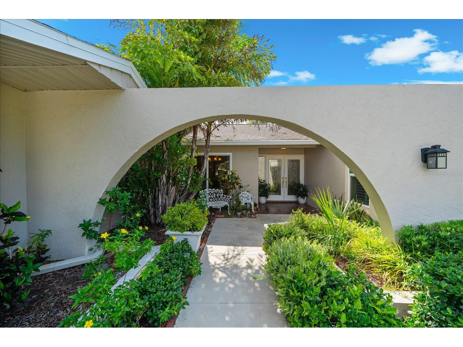 4010 Country View Drive Sarasota FL 34233 A4697648 image2