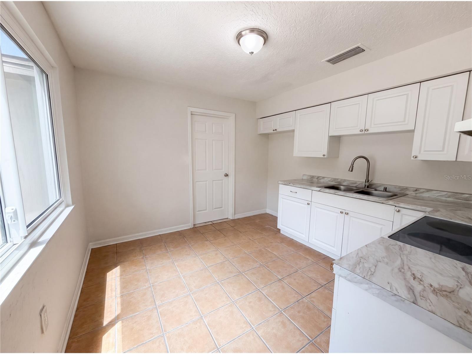 4010 E Paris Street Tampa FL 33610 O6403687 image3