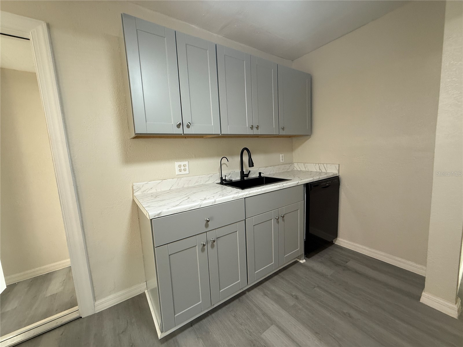 4010 Miramar Way S Saint Petersburg FL 33705 TB8516208 image11