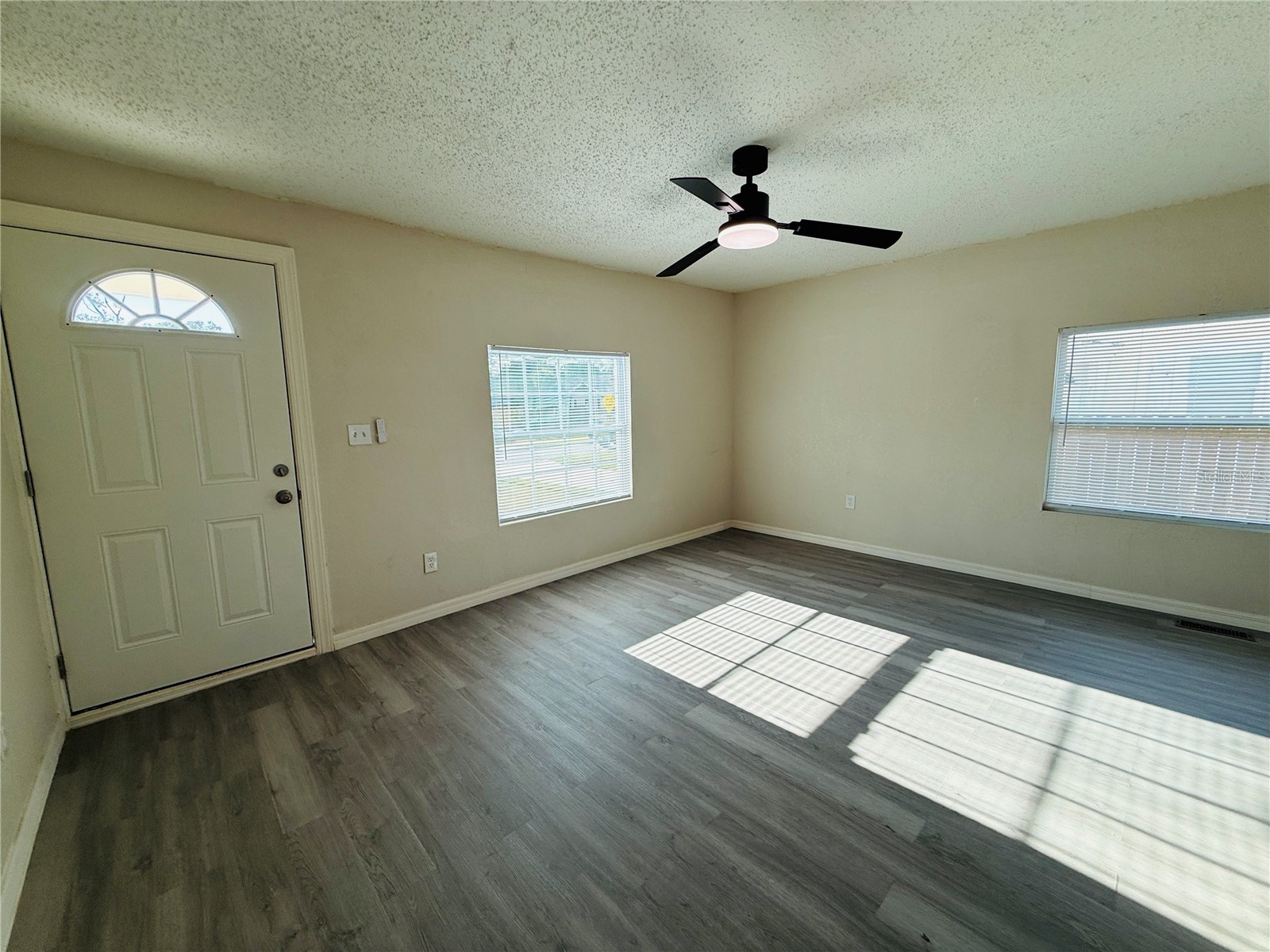 4010 Miramar Way S Saint Petersburg FL 33705 TB8516208 image3