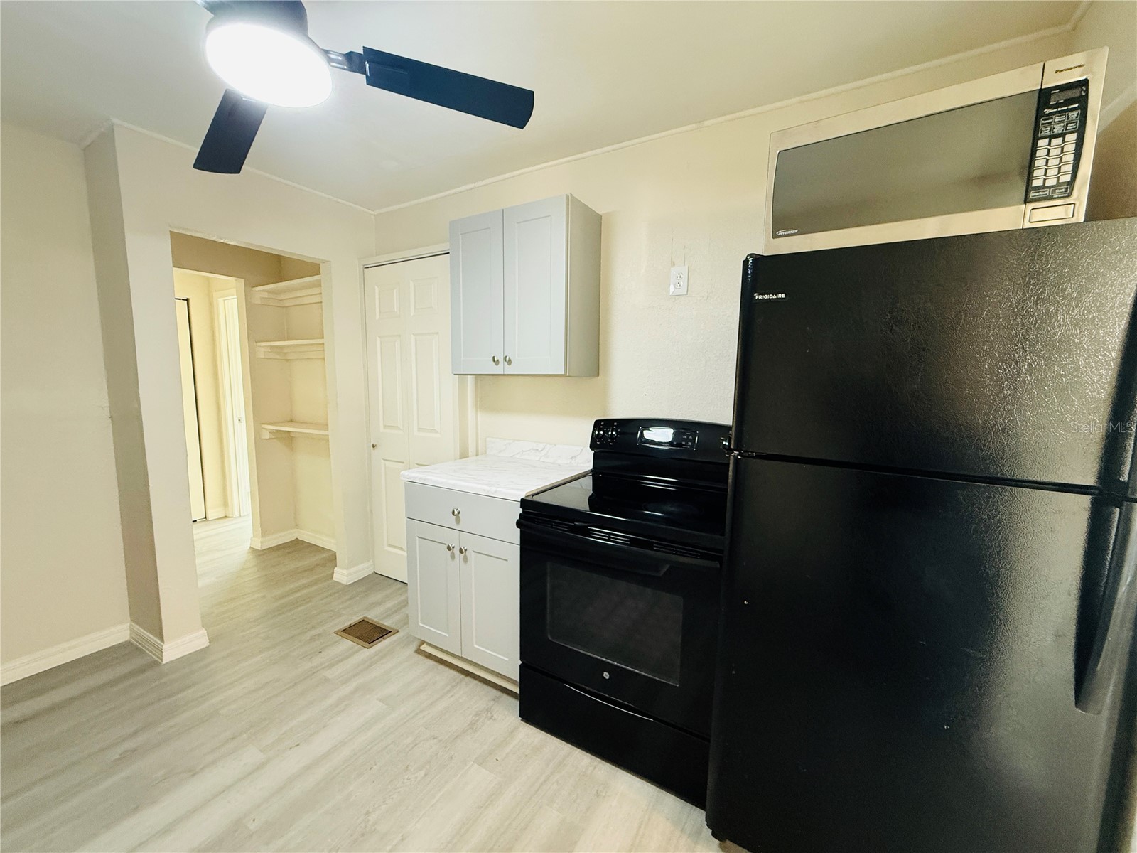 4010 Miramar Way S Saint Petersburg FL 33705 TB8516208 image9