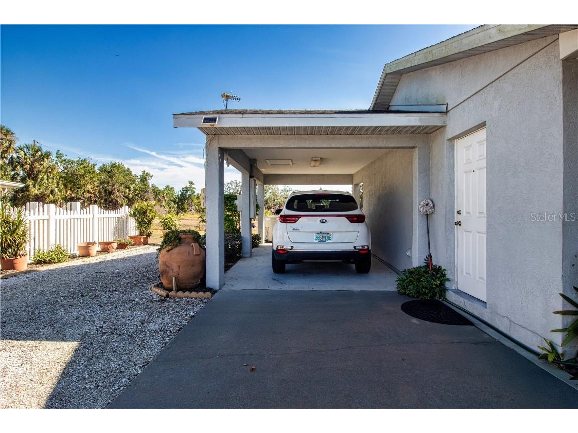 4010 N Lockwood Ridge Road Sarasota FL 34234 TB8445686 image6