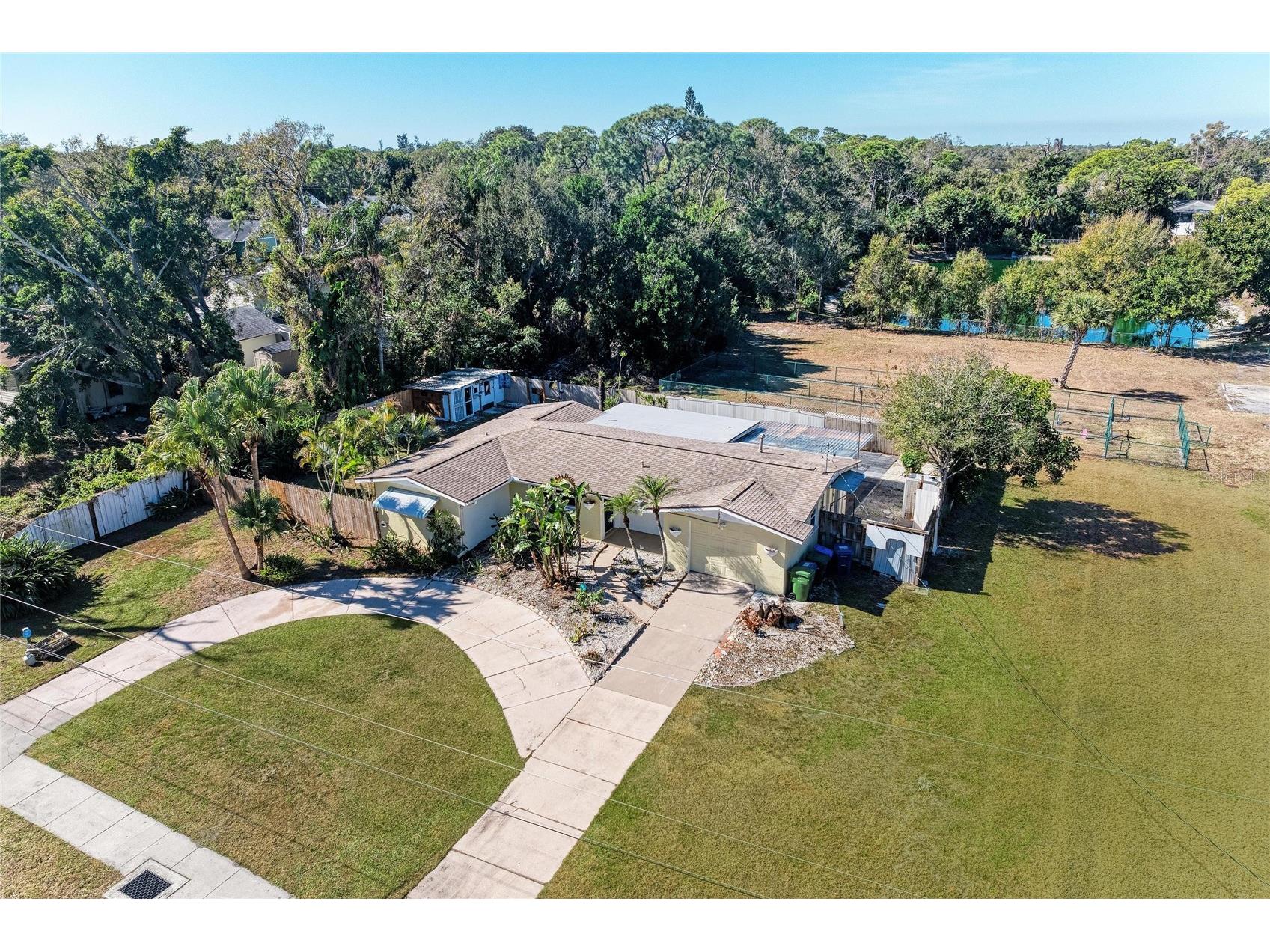 4010 S Lockwood Ridge Road Sarasota FL 34231 TB8471274 image1