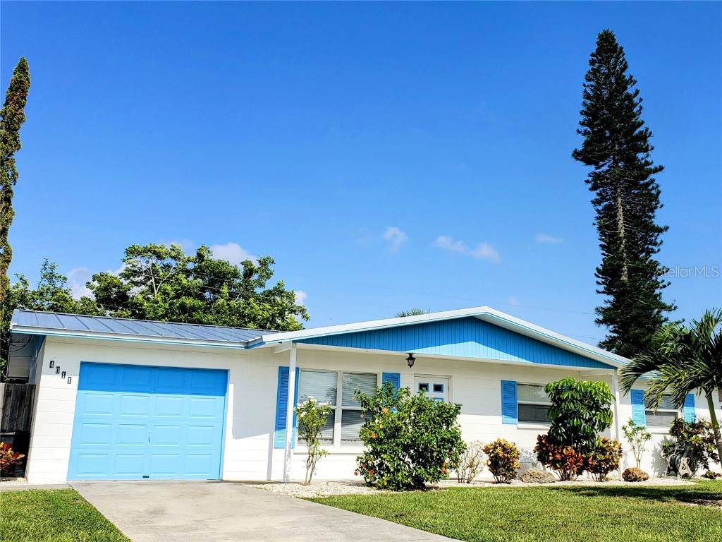 4011 37th Street W Bradenton FL 34205 A4584433 image1