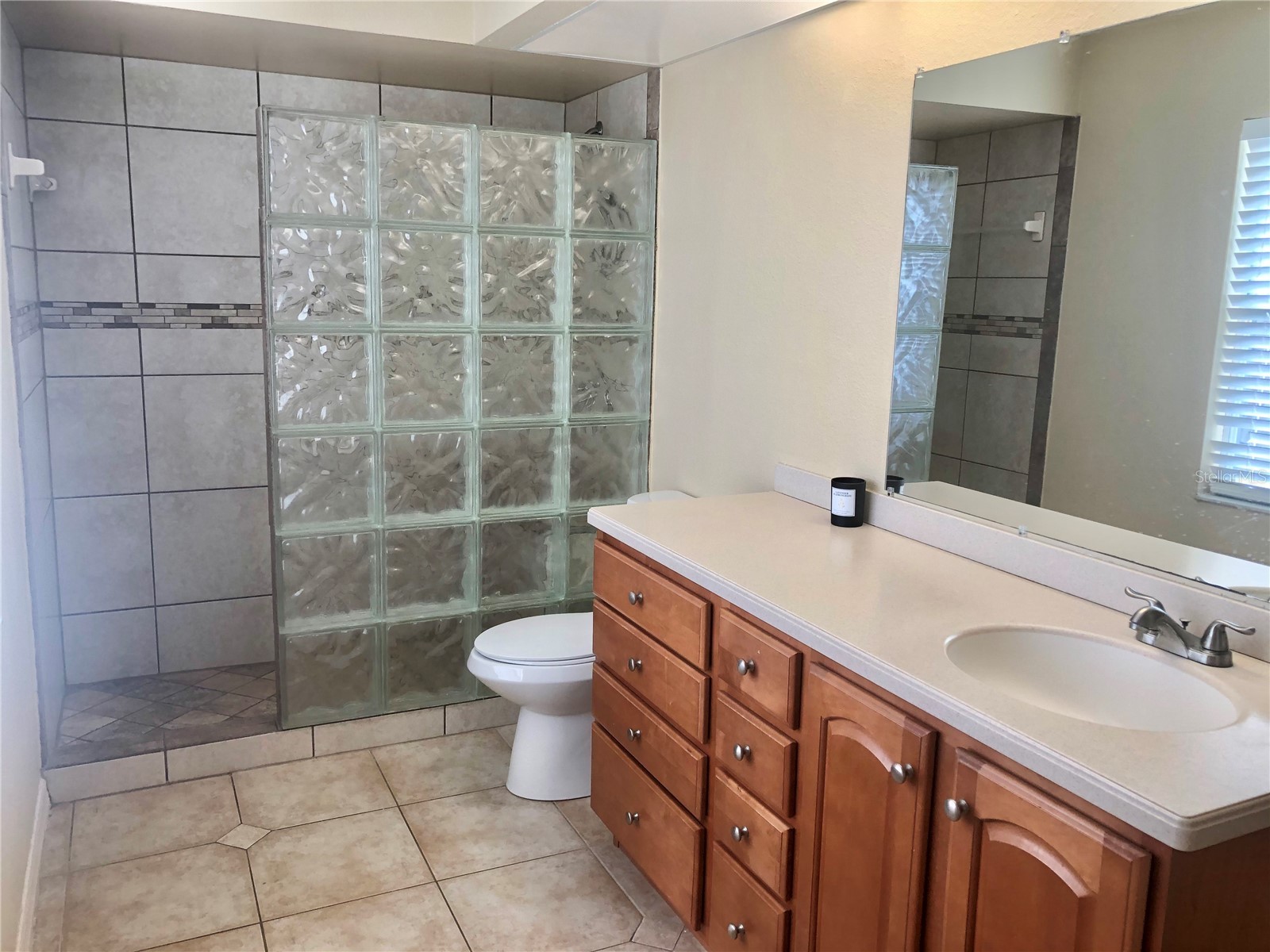 4011 72nd Avenue E Sarasota FL 34243 A4698964 image11