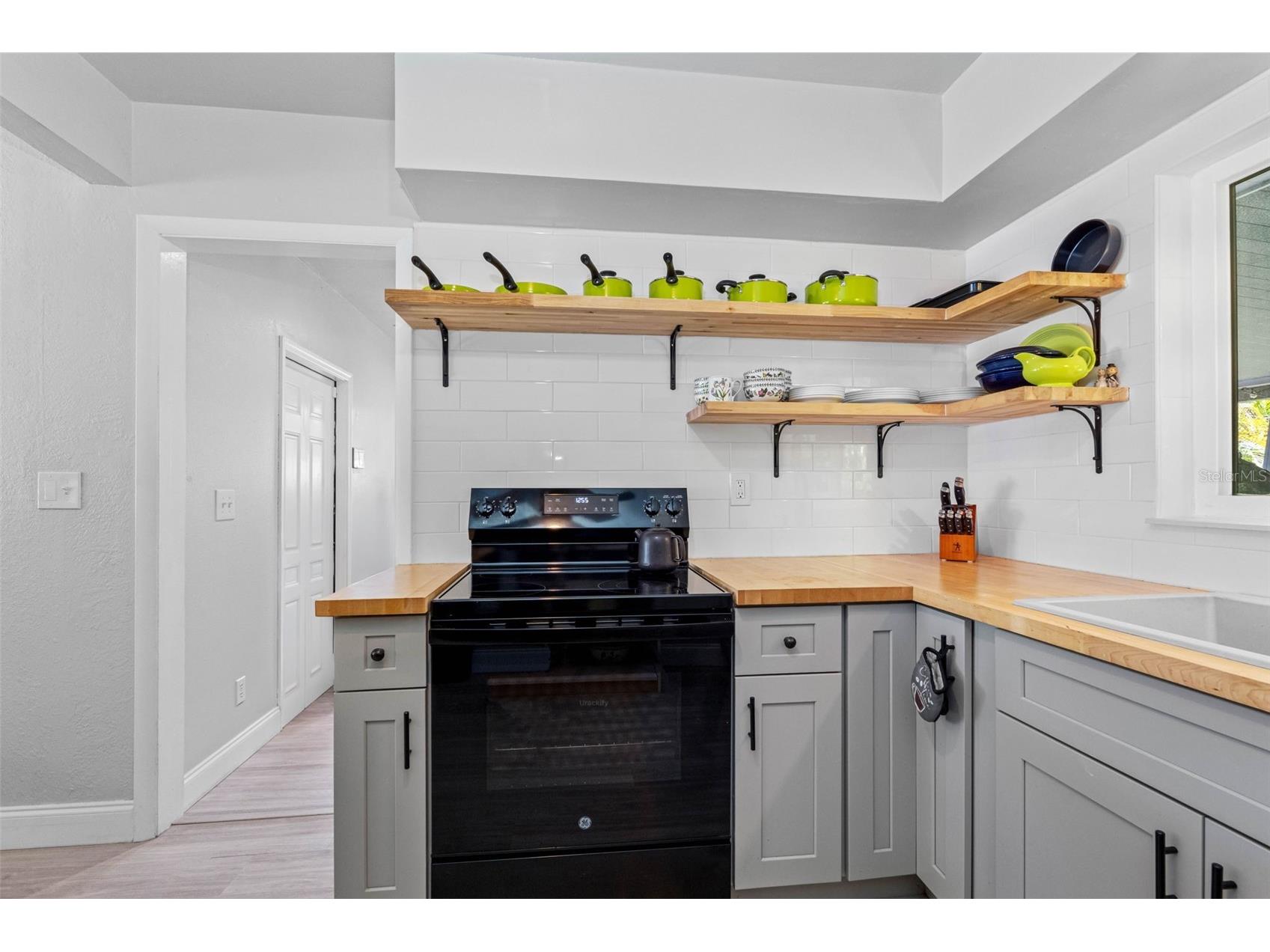 4011 7th Avenue N Saint Petersburg FL 33713 TB8524838 image12