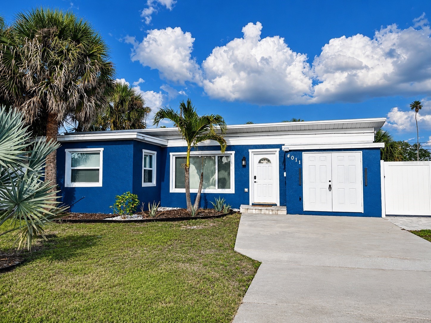 4011 Helena Street NE Saint Petersburg FL 33703 TB8507580 image1