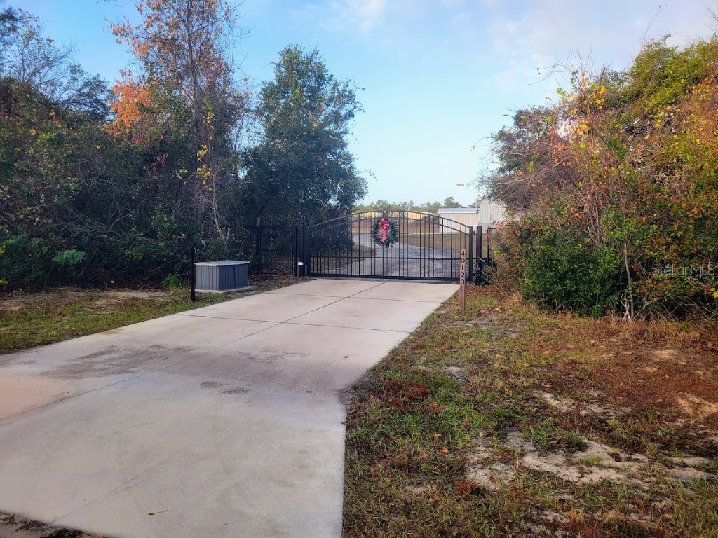 40123 E 9th Avenue Umatilla FL 32784 V4940477 image1