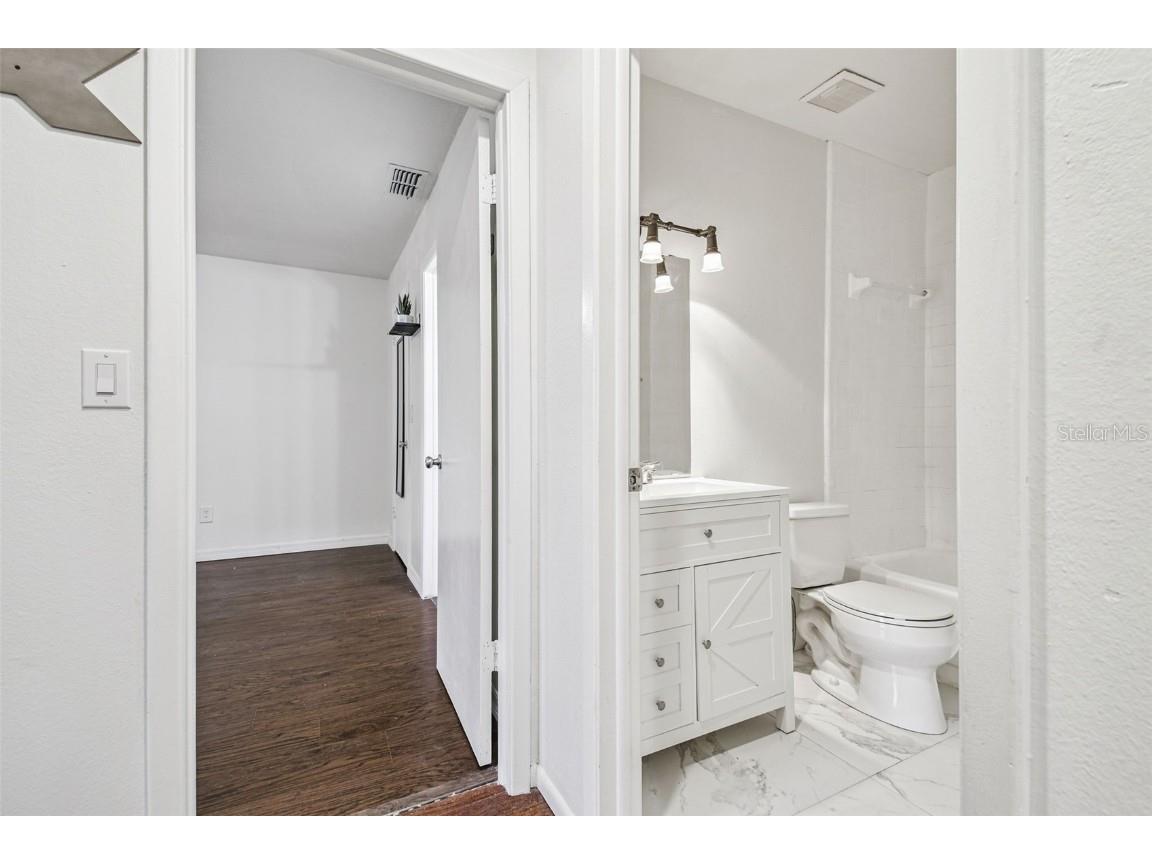 4013 Dream Oak Place #202 Tampa FL 33613 TB8433001 image13