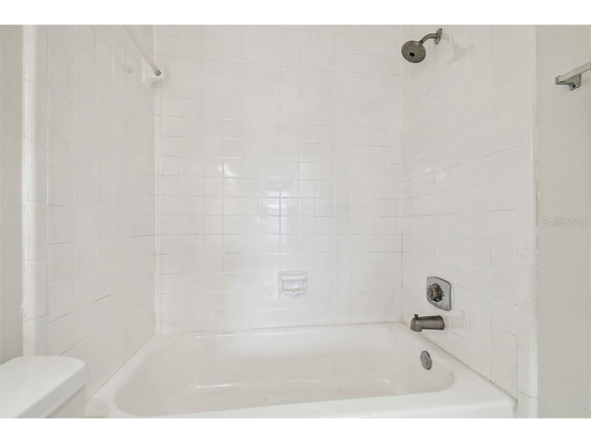 4013 Dream Oak Place #202 Tampa FL 33613 TB8433001 image15