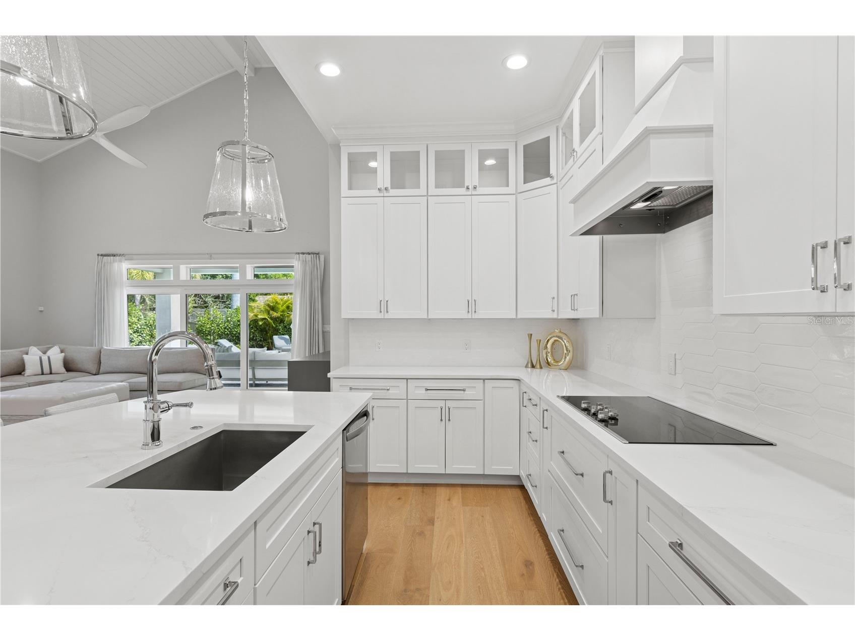 4013 Red Rock Lane Sarasota FL 34231 A4646608 image13