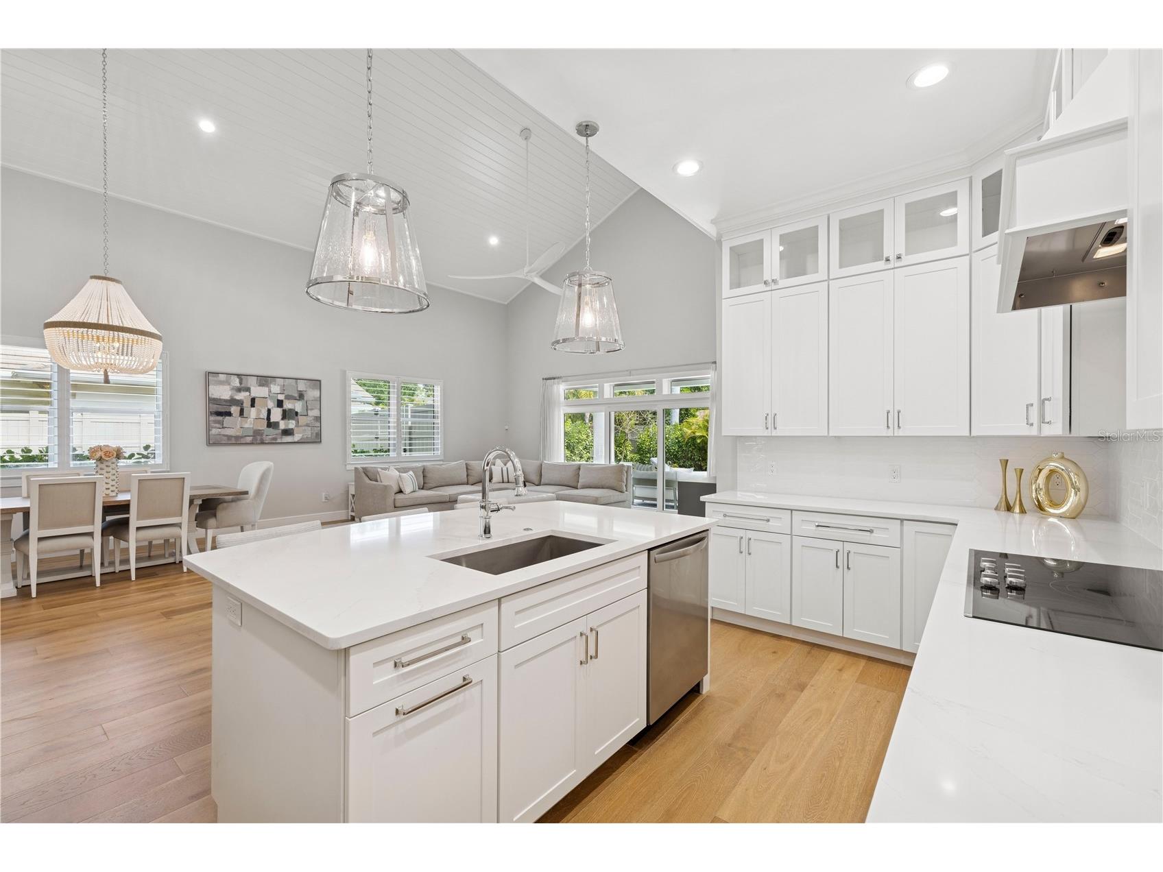 4013 Red Rock Lane Sarasota FL 34231 A4646608 image16